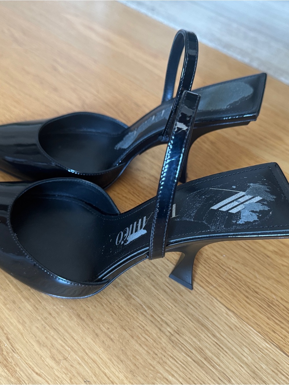 The Attico Black Patent Pointed-Toe Slingback Pump worn once 39.5 - Picture 12 of 12